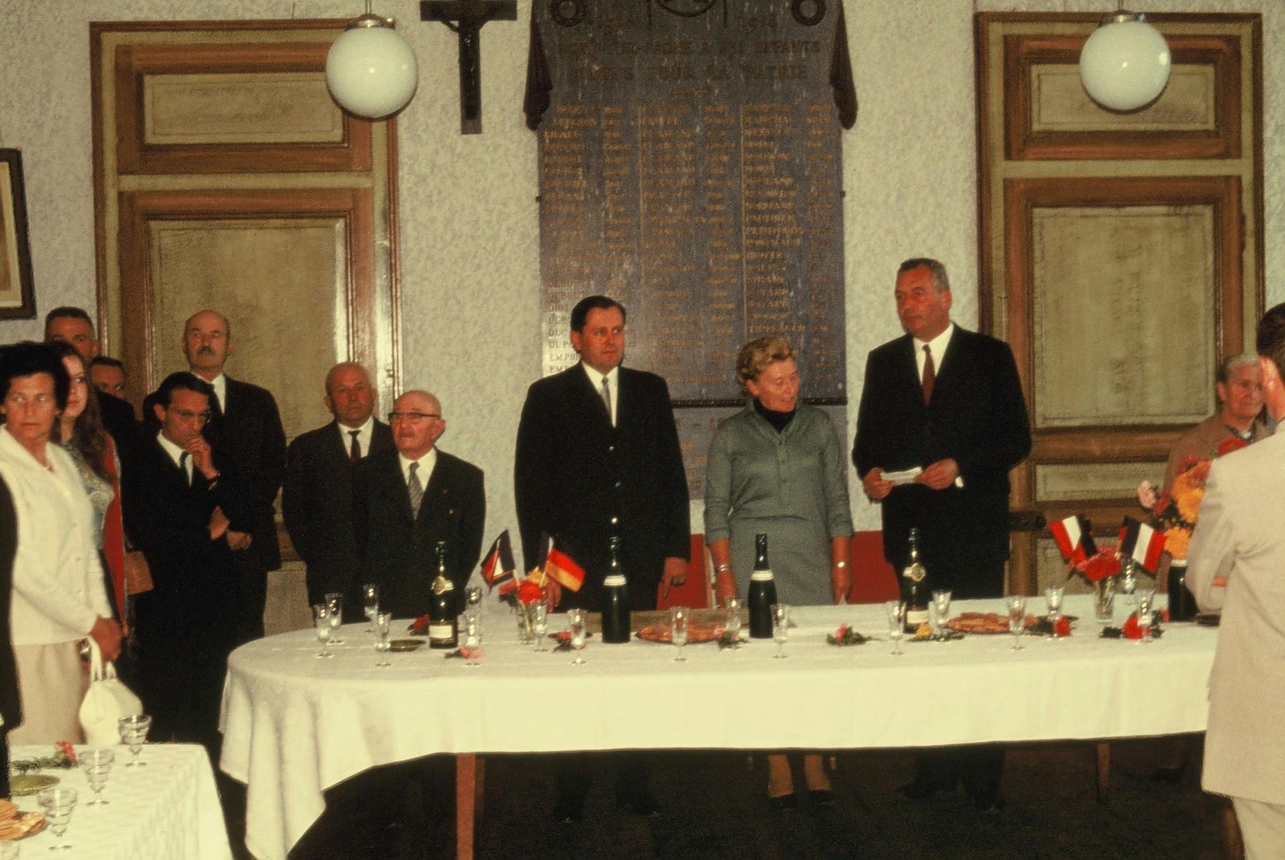 Unterzeichnung des Partnerschaftsvertrags 1969